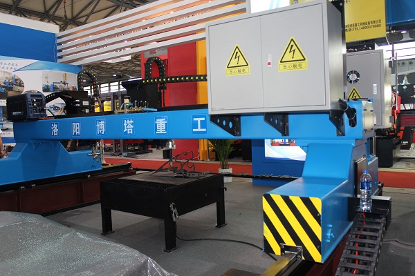 數(shù)控等離子切割機(jī)